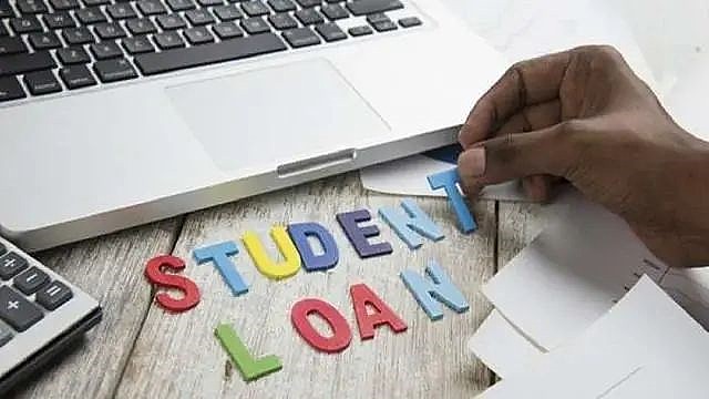 贷款合同陷阱排查|留学生必查的7个风险条款